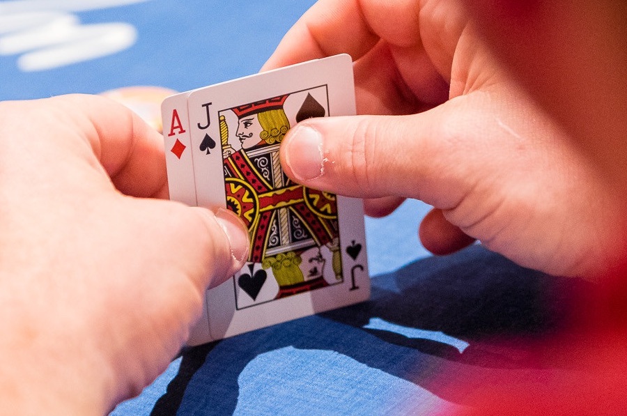 Six Mistakes to Avoid in Live Poker